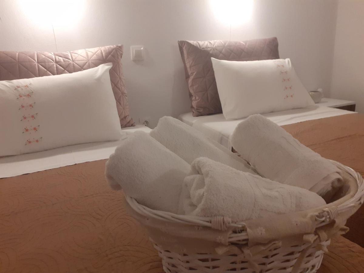 Marili Downstairs Apartments Рода Экстерьер фото
