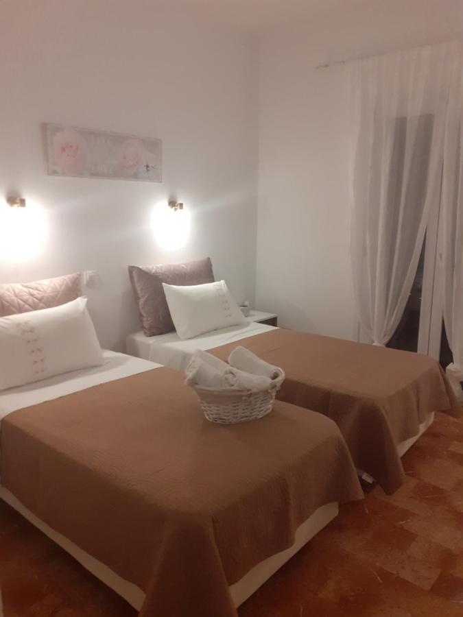 Marili Downstairs Apartments Рода Экстерьер фото