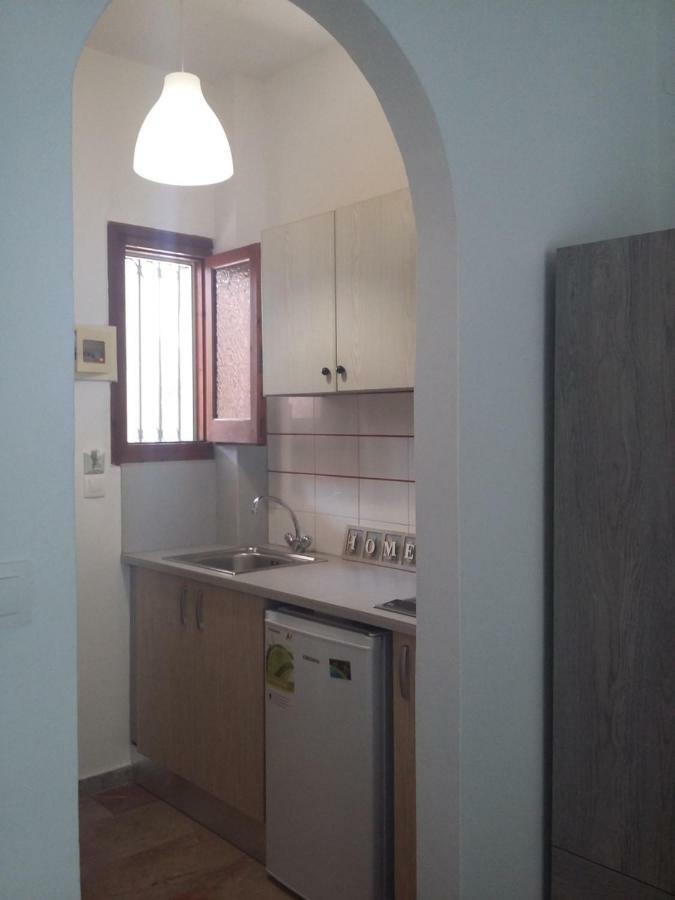 Marili Downstairs Apartments Рода Экстерьер фото
